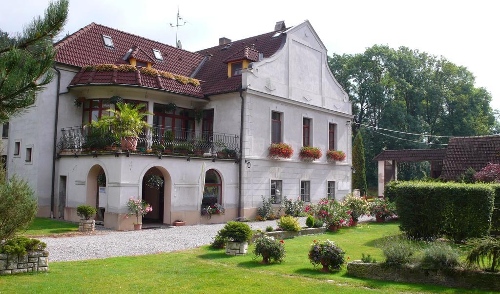 Penzion Padrtuv Mlyn Trebic Bagian luar foto